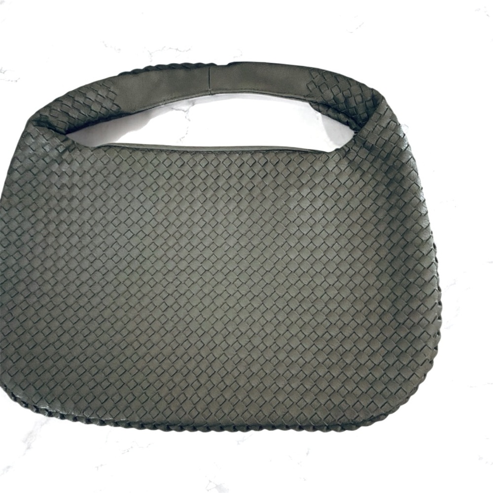 Gray woven vegan leather bag. Measurements are shown in pictures.